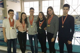 Железногорские пловцы завоевали 122 медали областного Первенства